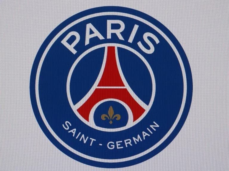 PSG : Nouveau logo et maillot vintage dévoilés avant le choc face à Liverpool