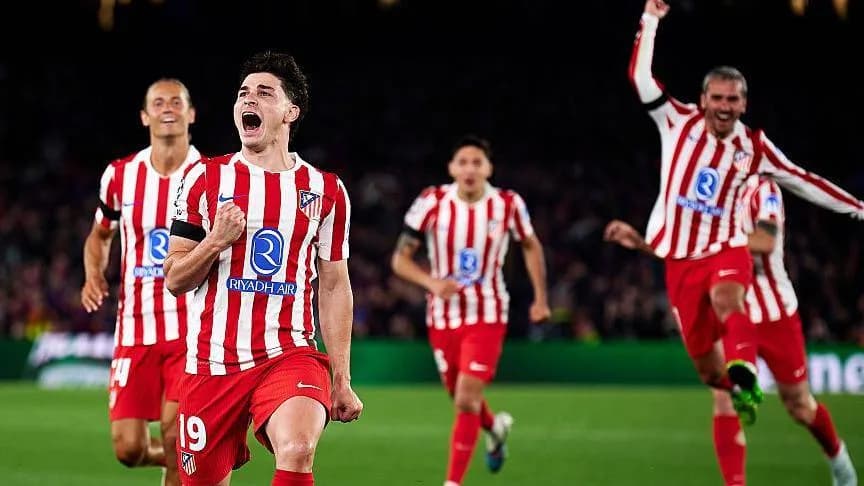 La séquence controversée du carton rouge à Cubarsí : une erreur arbitrale corrigée par le VAR